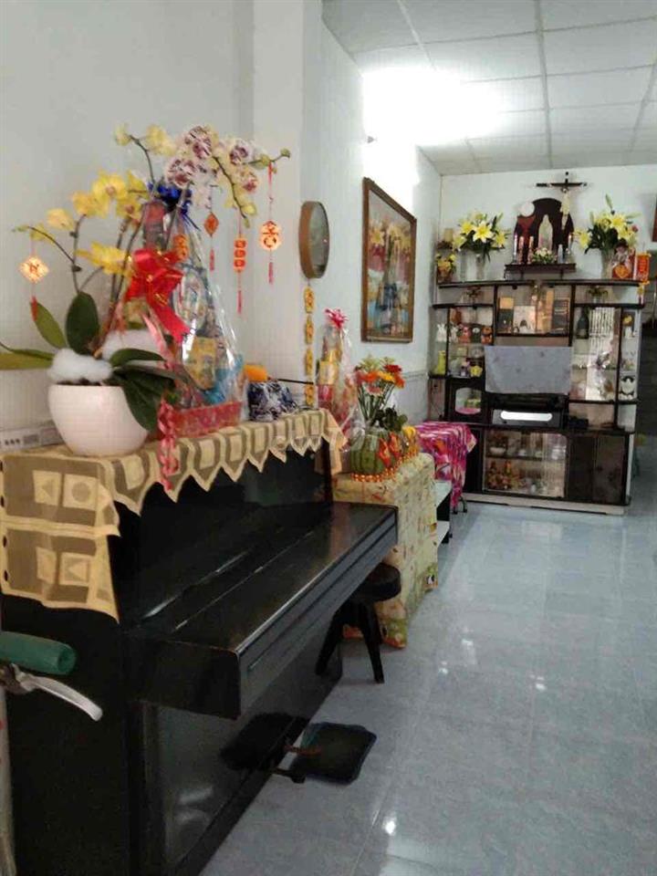 NHÀ CẤP 3 GẦN NHÀ THỜ ĐỒNG TIẾN - CHỢ NGUYỄN TRI PHƯƠNG.