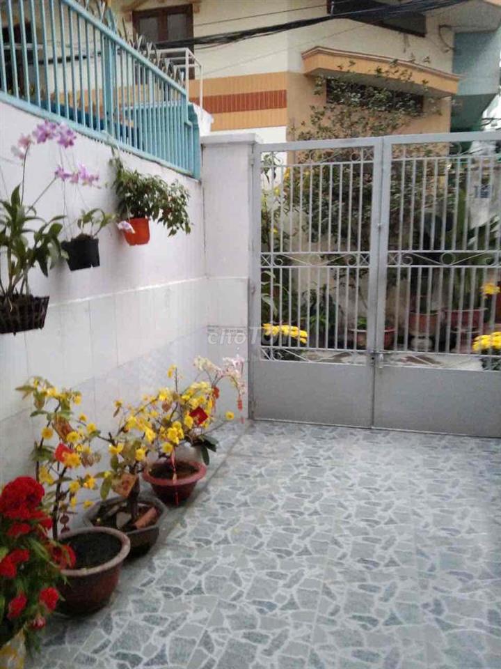 NHÀ CẤP 3 GẦN NHÀ THỜ ĐỒNG TIẾN - CHỢ NGUYỄN TRI PHƯƠNG.