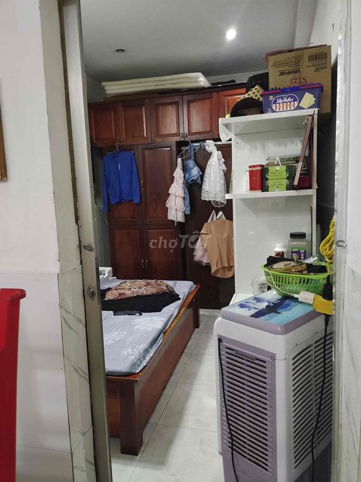 NHÀ HẺM NGAY VÒNG XOAY NGÃ TƯ BẢY HIỀN