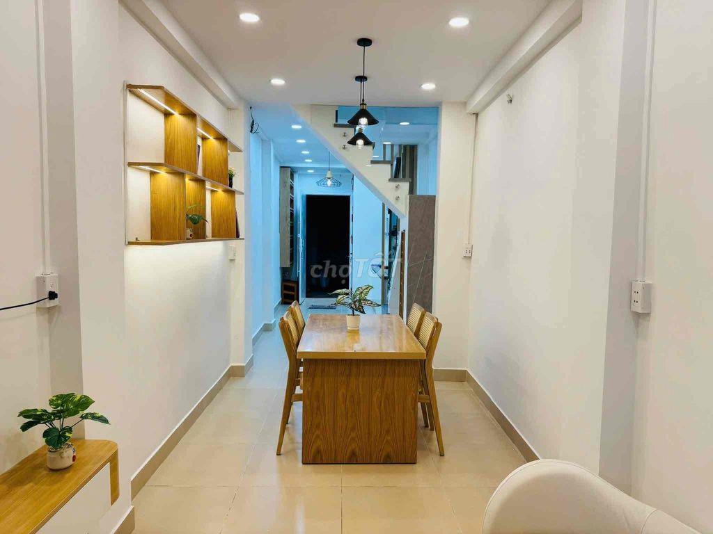 Bán nhà mới quận 10 , 2 mặt tiền hẻm xe hơi 6 tỉ 150 triệu