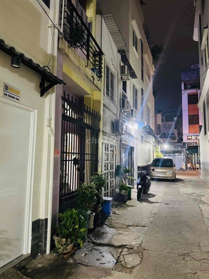 Bán nhà mới quận 10 , 2 mặt tiền hẻm xe hơi 6 tỉ 150 triệu