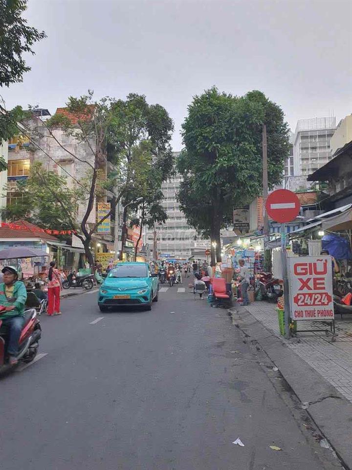 bán nhà cũ giá tốt tại quận  11 kế chợ rẫy