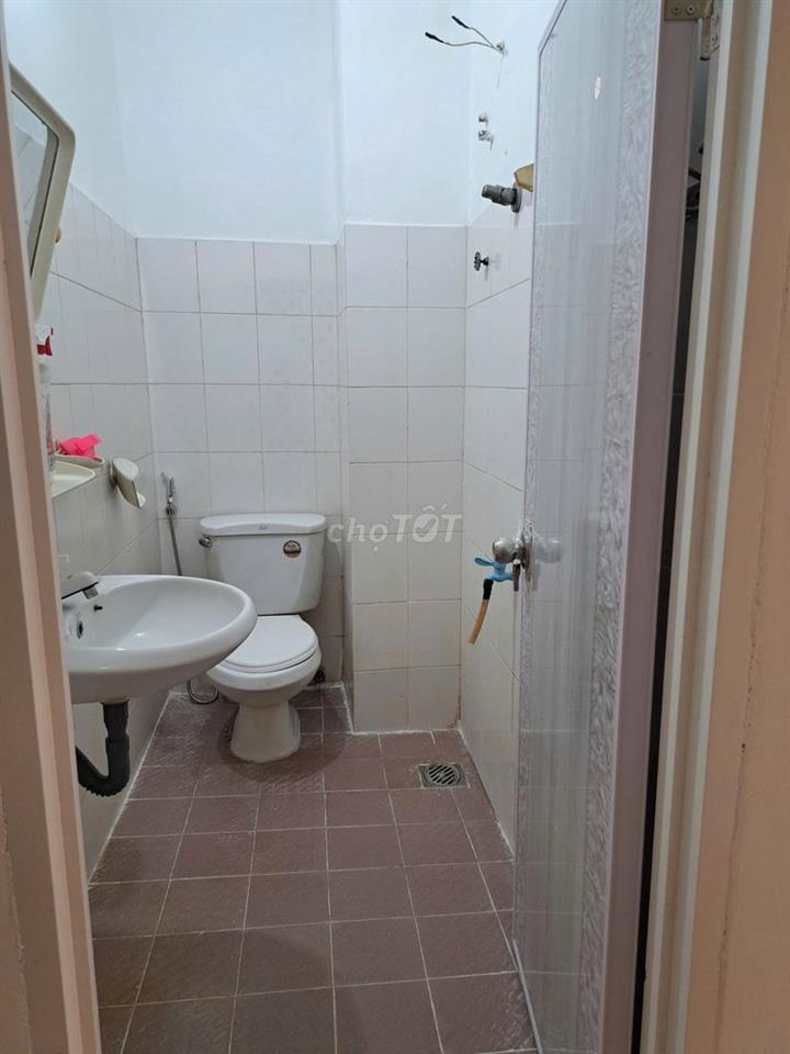 Nhà nguyên căn 5PN gần chợ Nguyễn Tri Phương (Nguyễn Lâm Q10 cũ)