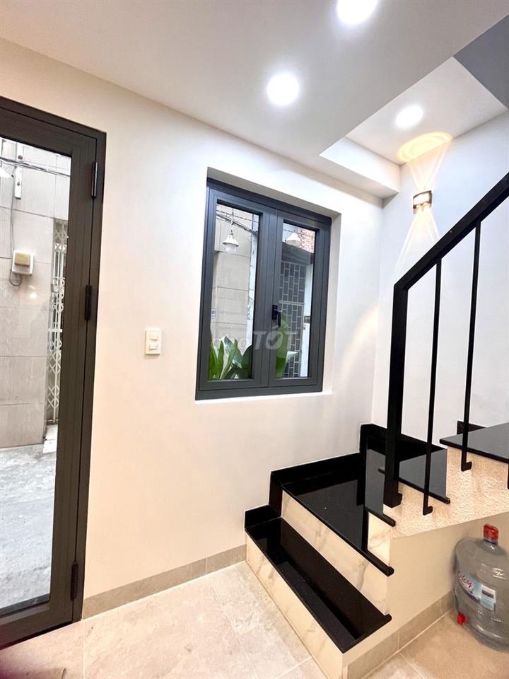 CC Bán nhà 606/49/2, đường 3/2, p14,q10 nhà mới, 2 mặt hẻm thoáng mát