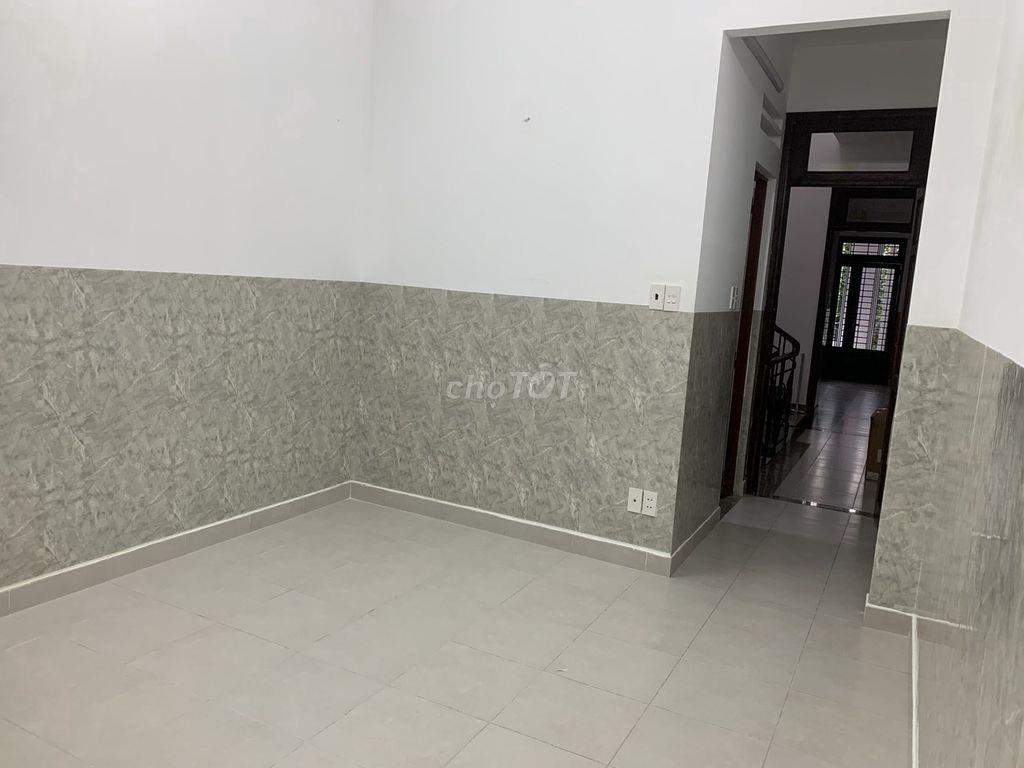 Nhà mặt tiền, cho thuê Phòng (chung với chủ) sạch sẽ thoáng mát