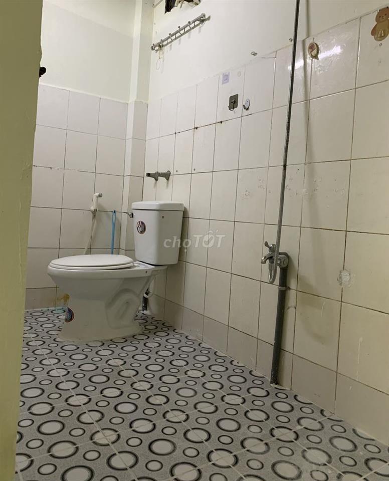 Nhà mặt tiền, cho thuê Phòng (chung với chủ) sạch sẽ thoáng mát