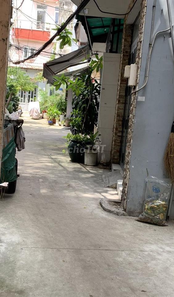 Nhà mặt tiền, cho thuê Phòng (chung với chủ) sạch sẽ thoáng mát