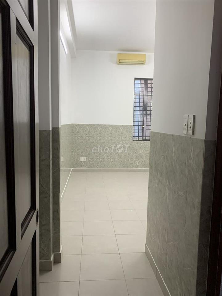 Nhà mặt tiền, cho thuê Phòng (chung với chủ) sạch sẽ thoáng mát
