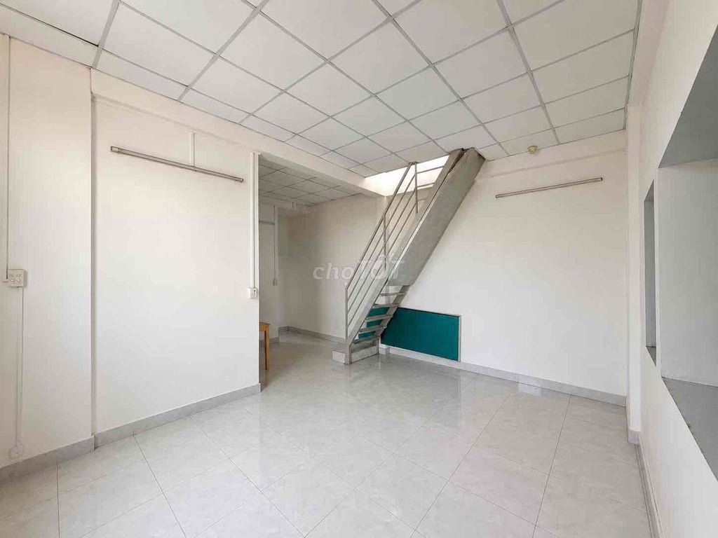Cho thuê nhà 2 tầng hẻm CMT8, P.12, Q.10 - Vị trí trung tâm tiện ở hoặ