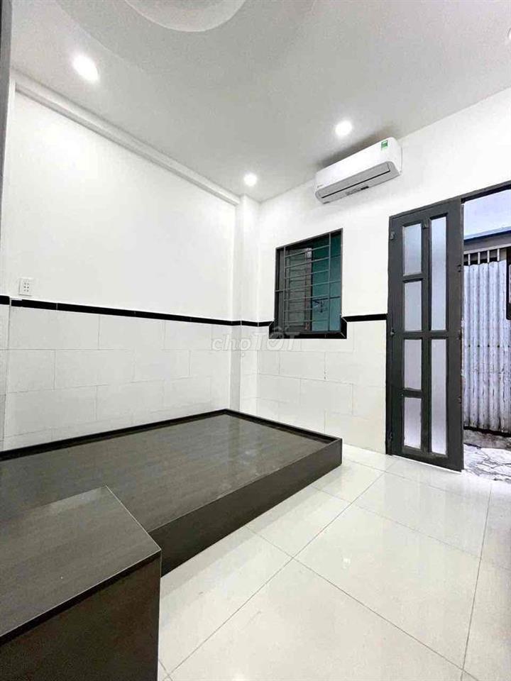 Nhà Nguyên Căn 1T1L 3PN Ngay Mặt tiền Nguyễn Trãi Q5