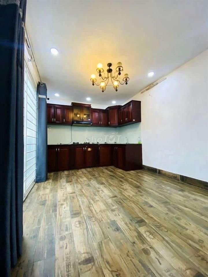 Nhà cho thuê nguyên căn 781/A Lê Hồng Phong. DT: 4 x 20m, 3 lầu.hẻm 8m