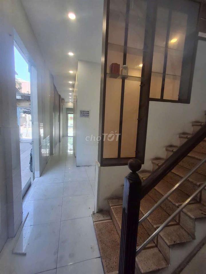 nhà căn góc MT đường làm CHDV Q6