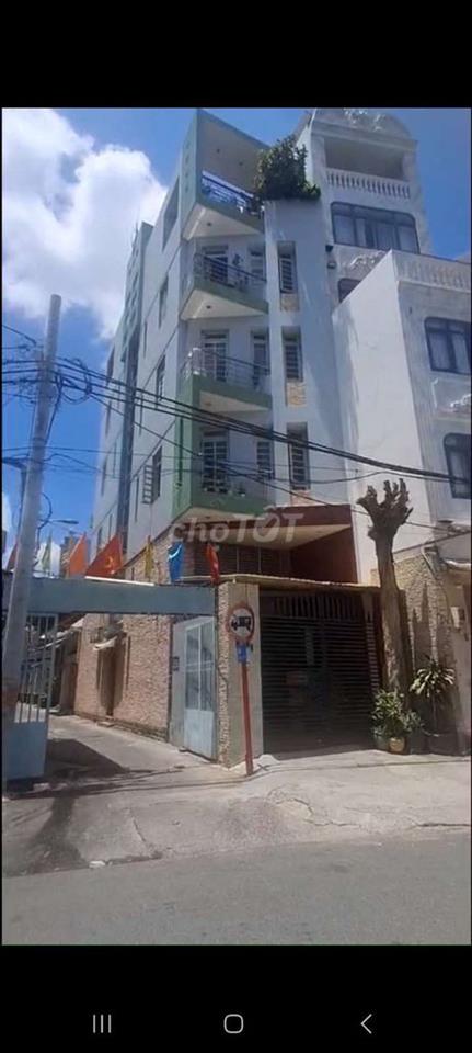 nhà căn góc MT đường làm CHDV Q6