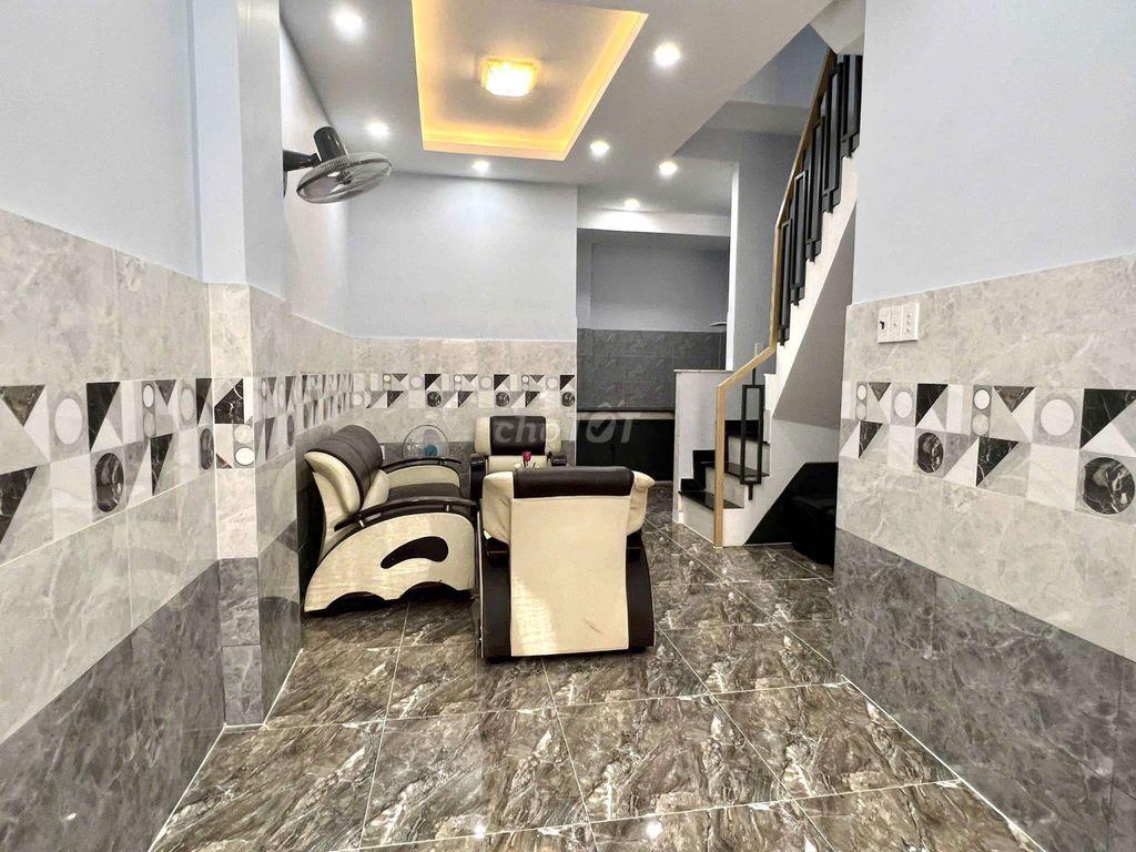nhà mới Q3 18tr 