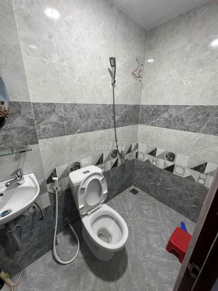 nhà mới Q3 18tr 