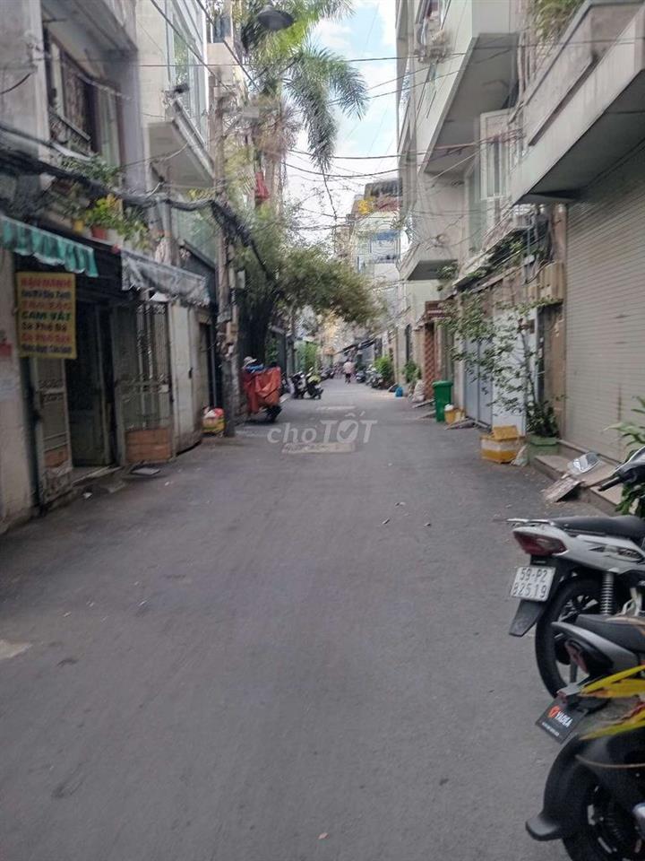 hẻm xe hơi Q3 giá 18tr