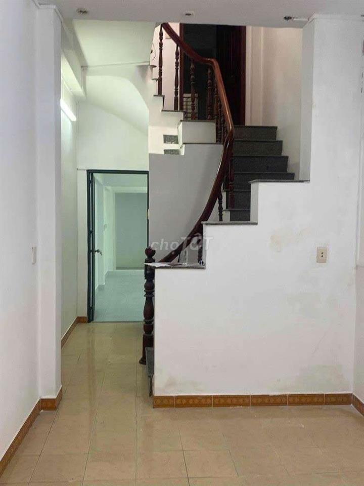 hẻm xe hơi Q3 giá 18tr