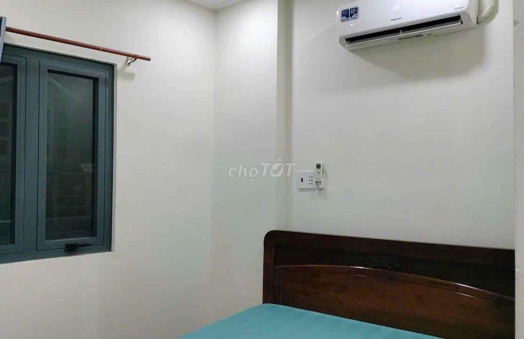 nhà đầy đủ NT ngay Trung tâm Q1 , 15tr