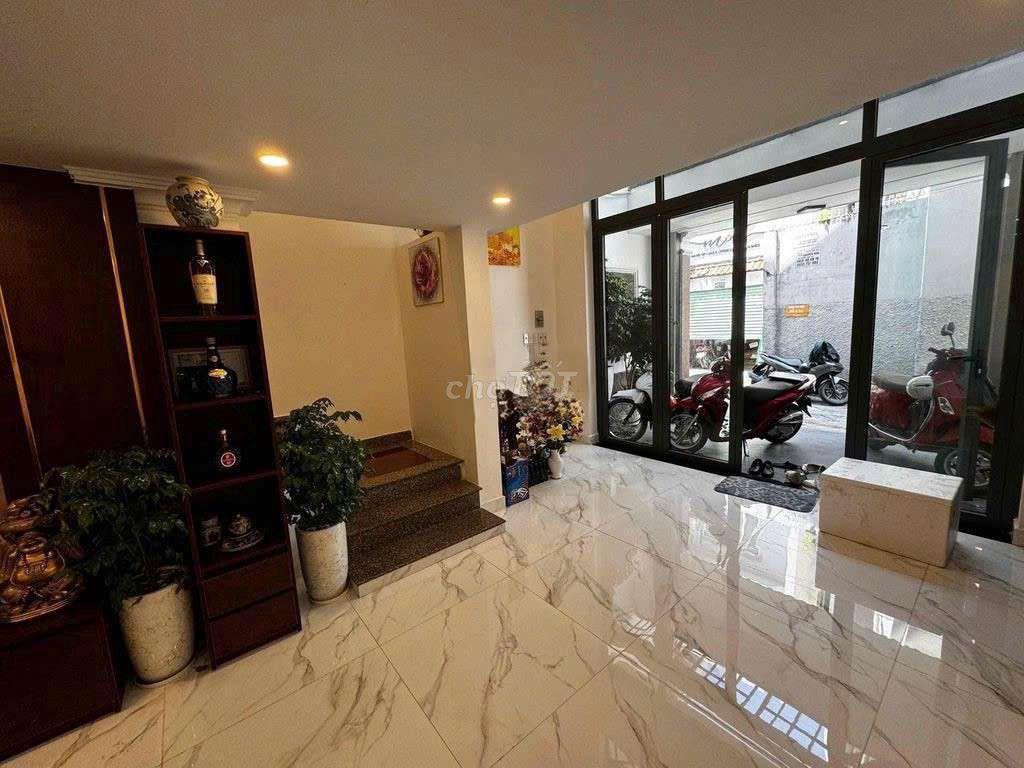 nhà đẹp FuLl NT Q1 hẻm xe hơi