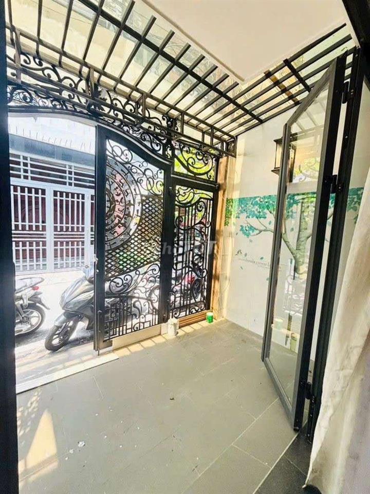 nhà HXH Q10 , ngang lớn - mới đẹp giá rẻ