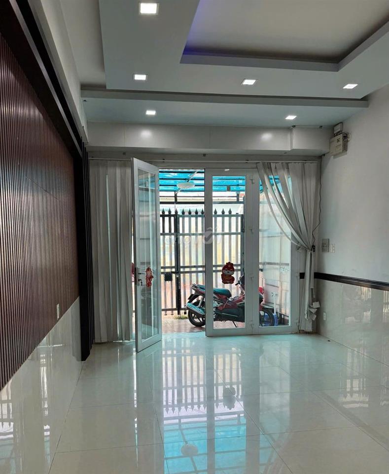 MT Tam Đảo P15 Q10- 5x18m-trệt 3 lầu 6PN 5WC-giá 35tr/th