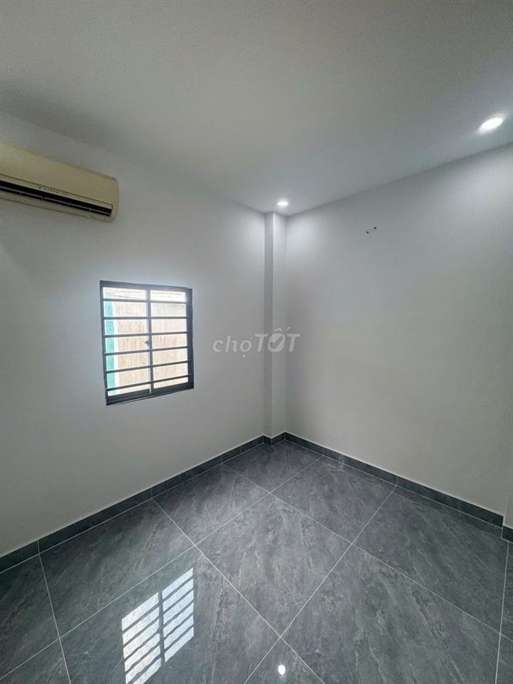 MT Đội Cung P11 Q11-4 x13m-4 tầng 3 PN 3WC-Giá 20tr/th