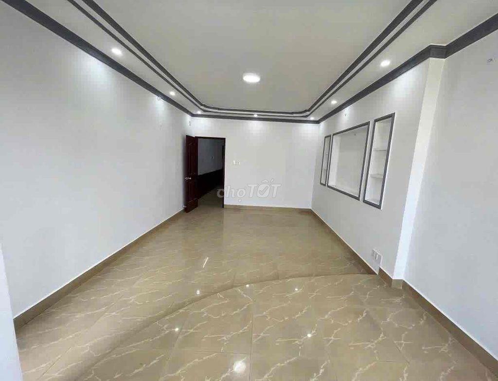 MT Lạc Long Quân P5 Q11-4,5x18m-5 tầng 6PN 4WC- giá 30tr/th