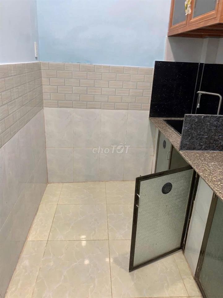 Lạc Long Quân P3 Q11- 4 x10m-2 tầng 3PN 2WC-Giá 7,5 tr/th