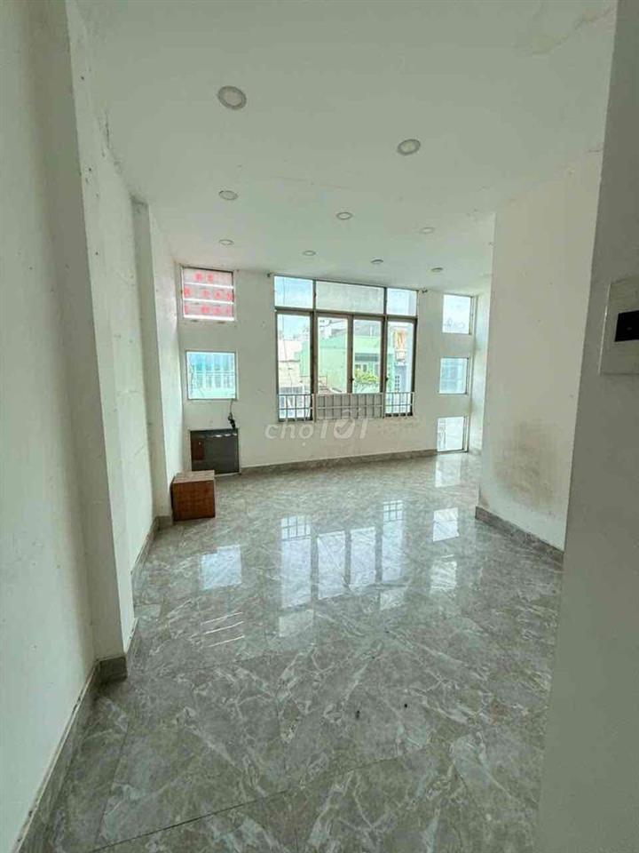 MT Trần Phú P4 Q.5- 6x12m-4 tầng 3PN 4WC-Giá 25 tr/th