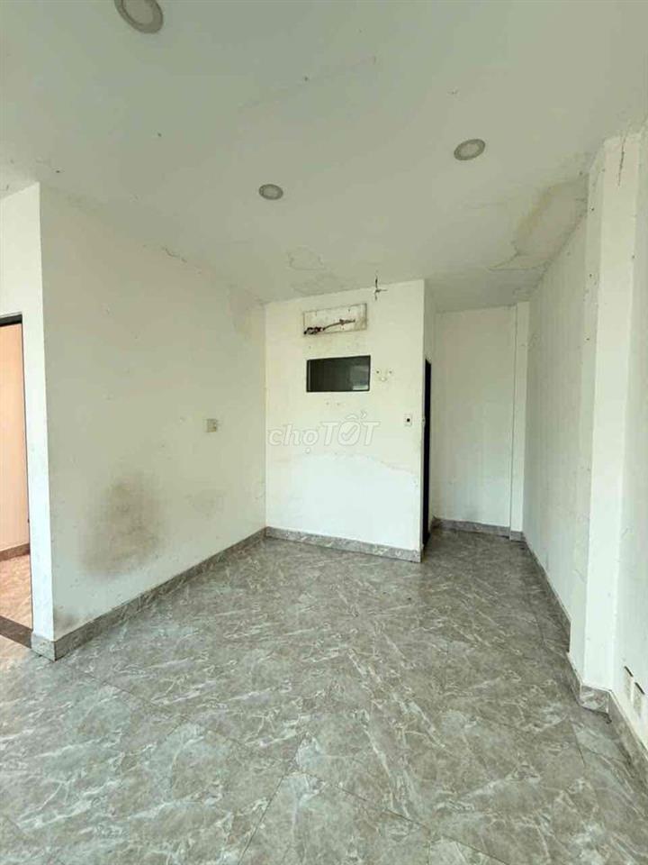 MT Trần Phú P4 Q.5- 6x12m-4 tầng 3PN 4WC-Giá 25 tr/th