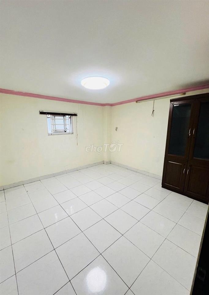 HXH Nguyễn Tri Phương P9 Q10-4x15m-3 tầng 3PN 3WC-Giá 20tr/th