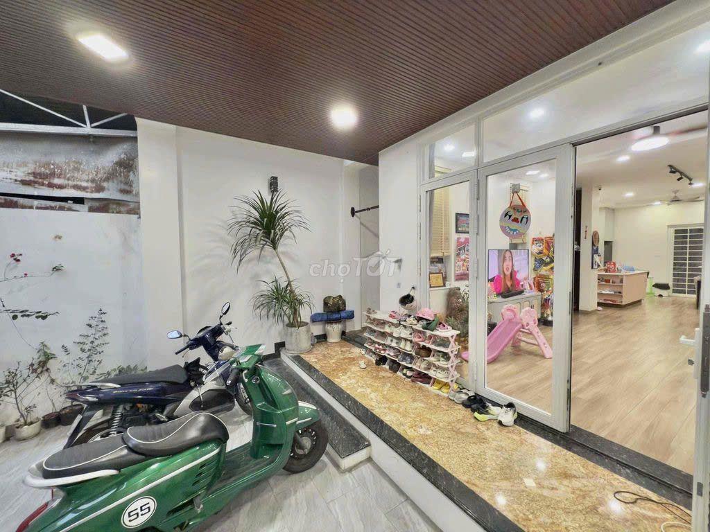 CHO THUÊ NHÀ NGUYÊN CĂN HẺM XE HƠI SƯ VẠN HẠNH - 4X20M - 18 Triệu .