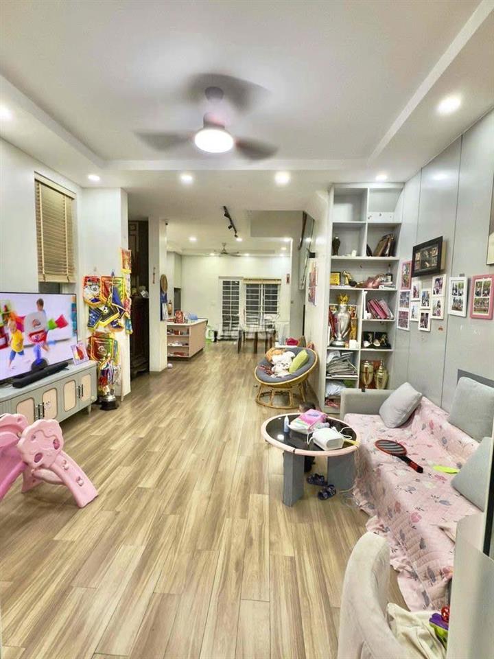 CHO THUÊ NHÀ NGUYÊN CĂN HẺM XE HƠI SƯ VẠN HẠNH - 4X20M - 18 Triệu .