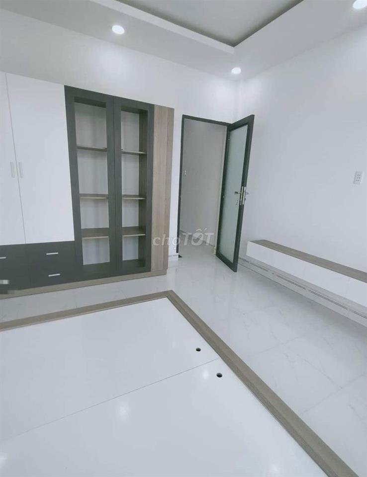 Cho thuê nhà HXH 490/6A Nguyễn Tri Phương P.9 Q.10