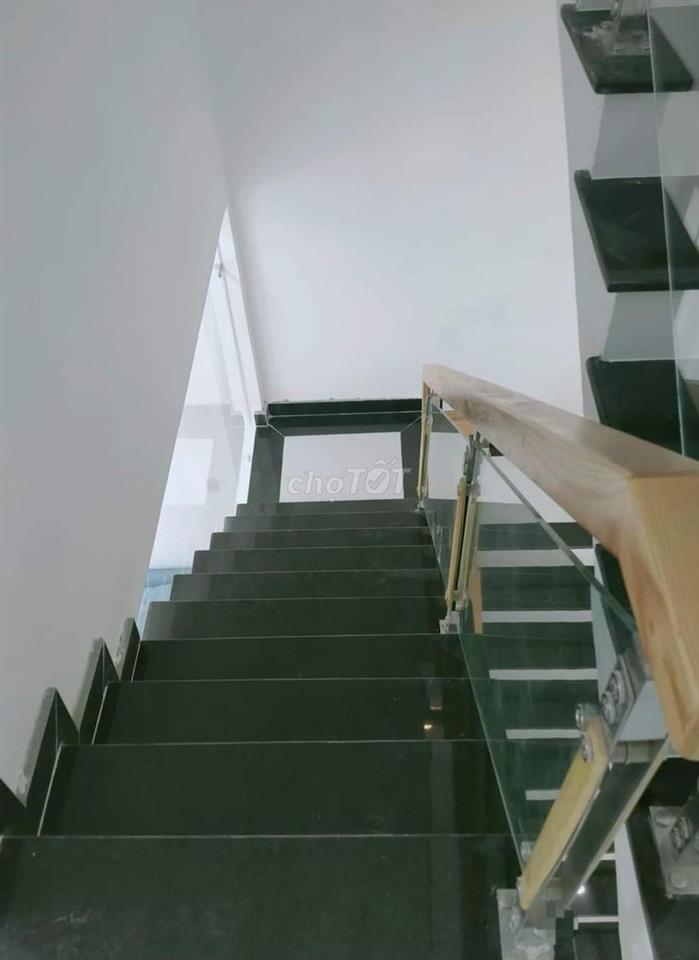 Cho thuê nhà HXH 490/6A Nguyễn Tri Phương P.9 Q.10
