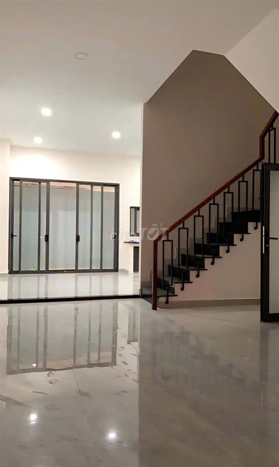 Cần cho thuê nhà MT 613B Đường 3/2 P.8 Q.10