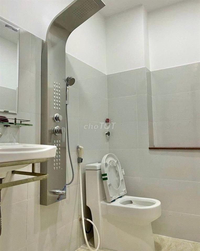 Cần cho thuê nhà HXT 118/3B Trần Quang Diệu P.14 Q.3
