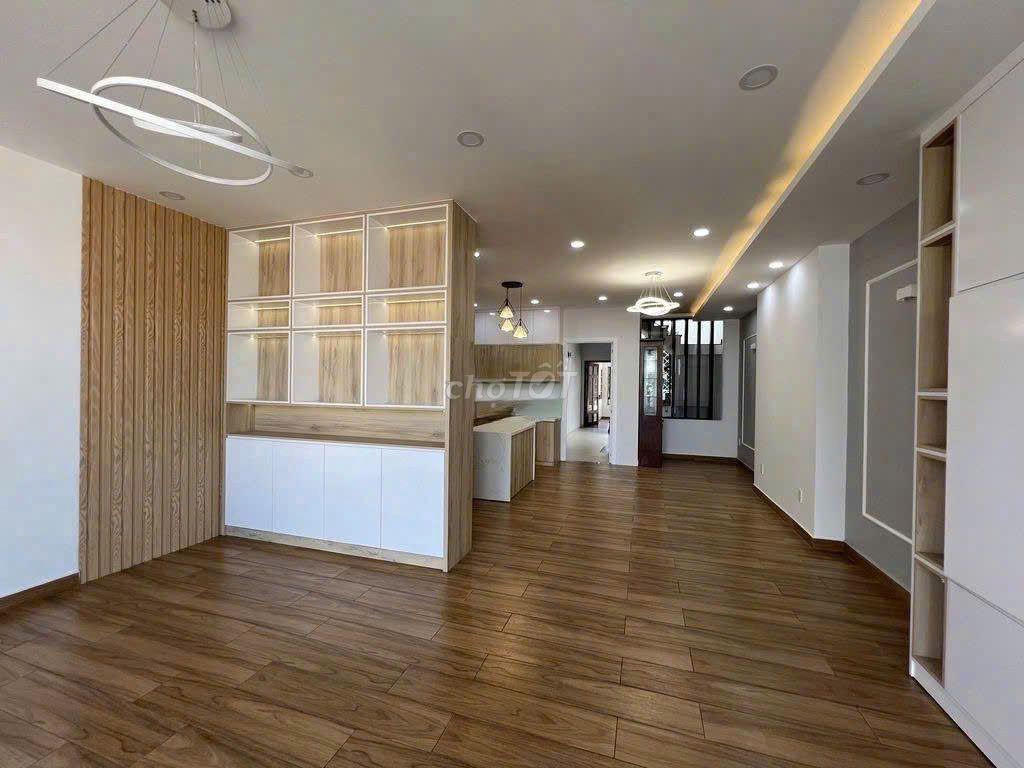 Cần cho thuê nhà MT 49B Cửu Long P.15 Q.10