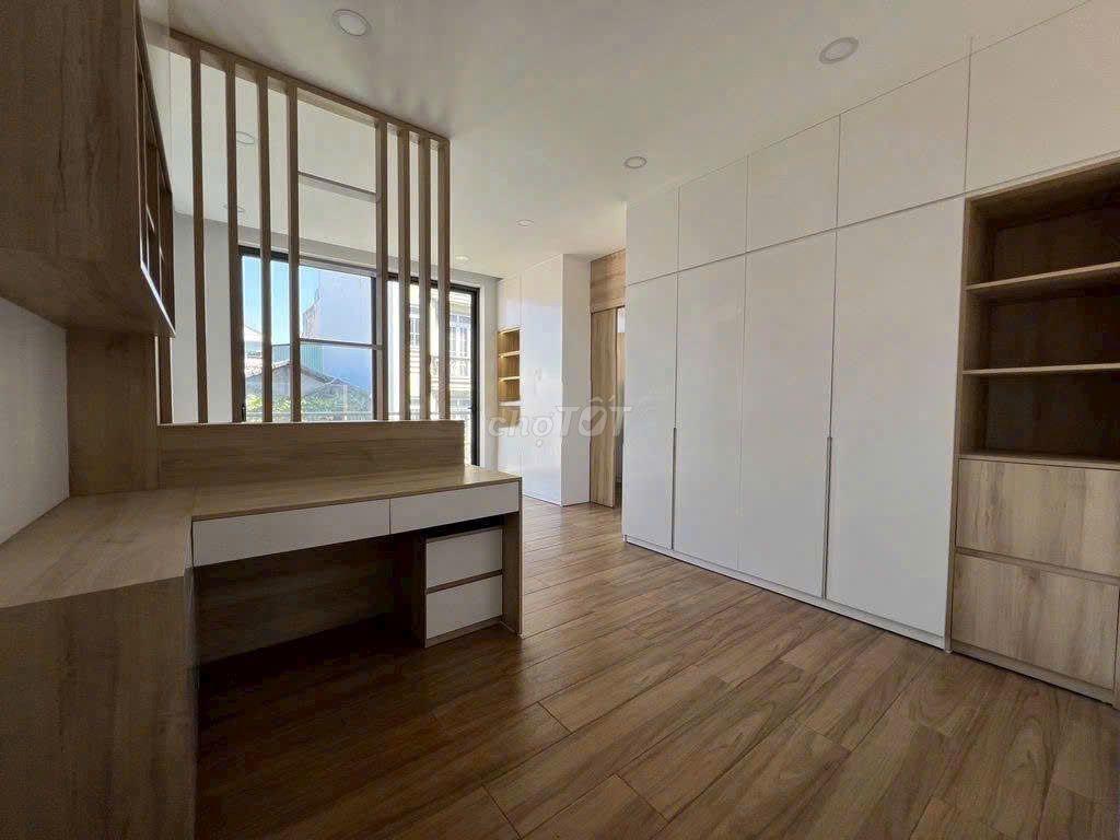 Cần cho thuê nhà MT 49B Cửu Long P.15 Q.10