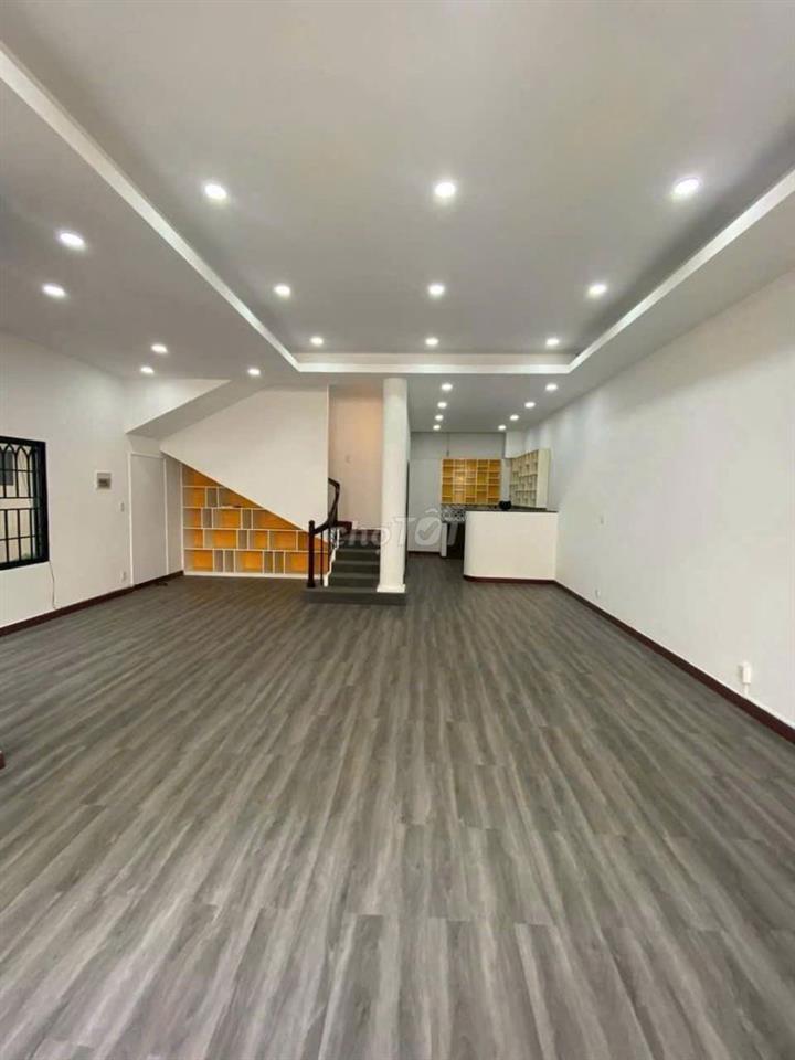 Cần cho thuê nhà HXH ngang 10m 28/6A Đường Lữ Gia P.15 Q.11 