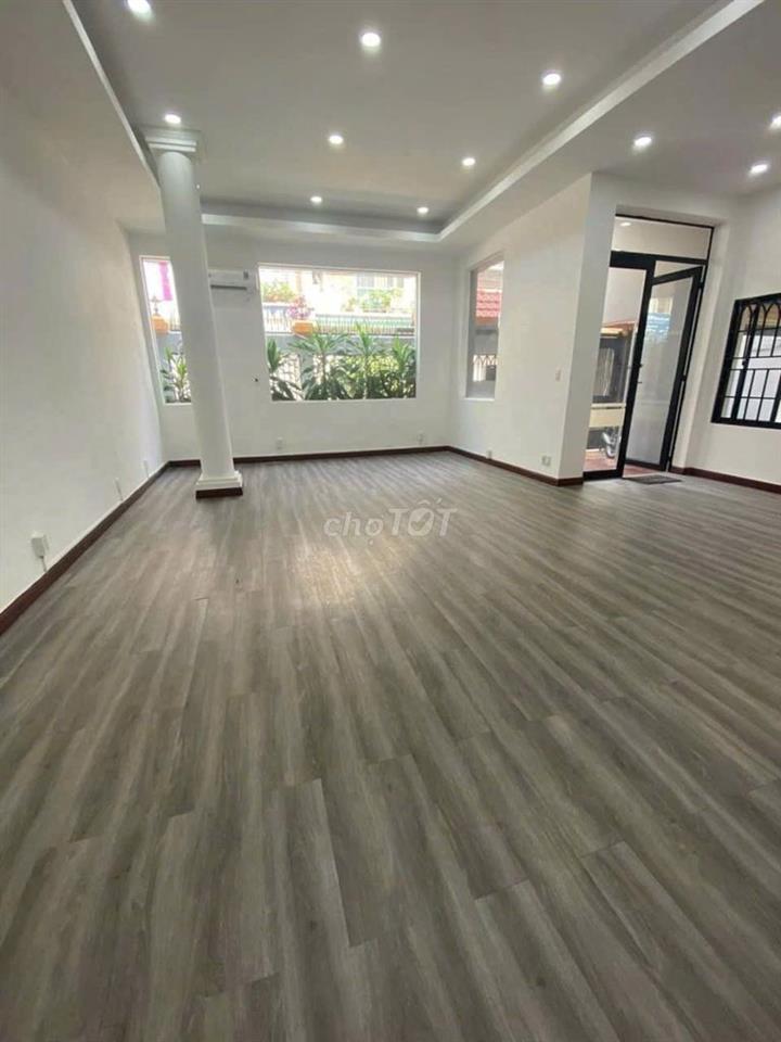 Cần cho thuê nhà HXH ngang 10m 28/6A Đường Lữ Gia P.15 Q.11 