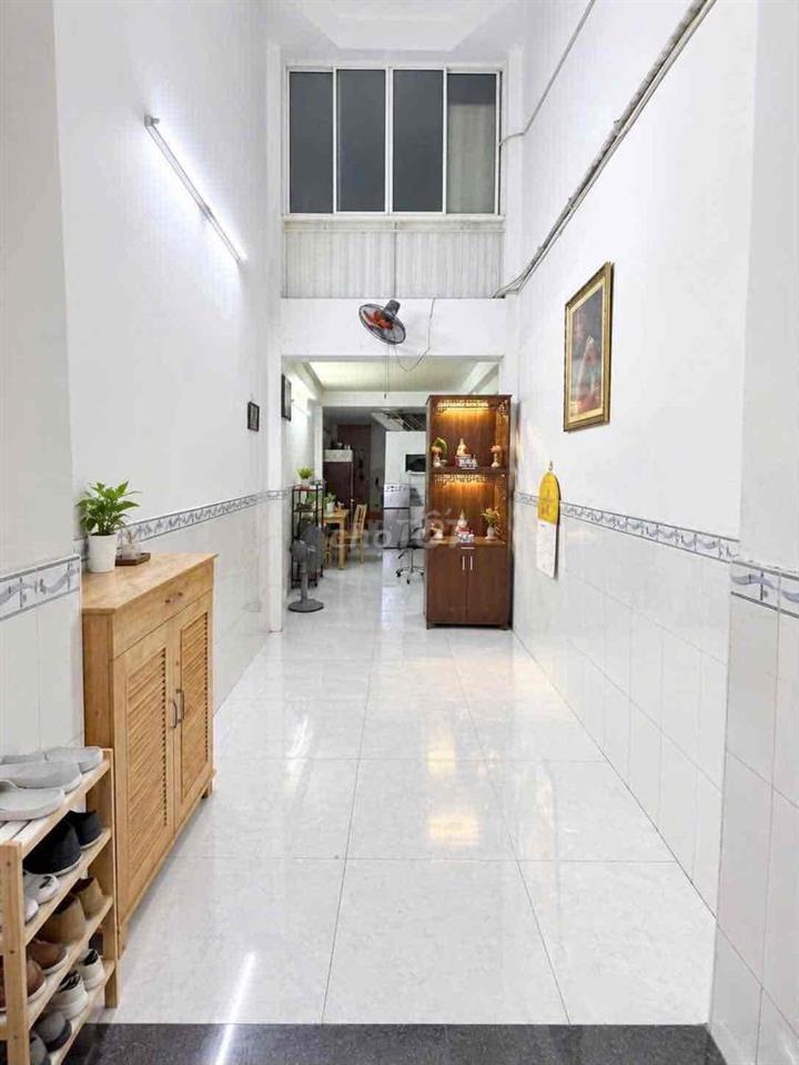 cho thuê nhà hẻm xe hơi CMT8, gần chợ hoà hưng, 3PN, sẵn NT- 13 triệu