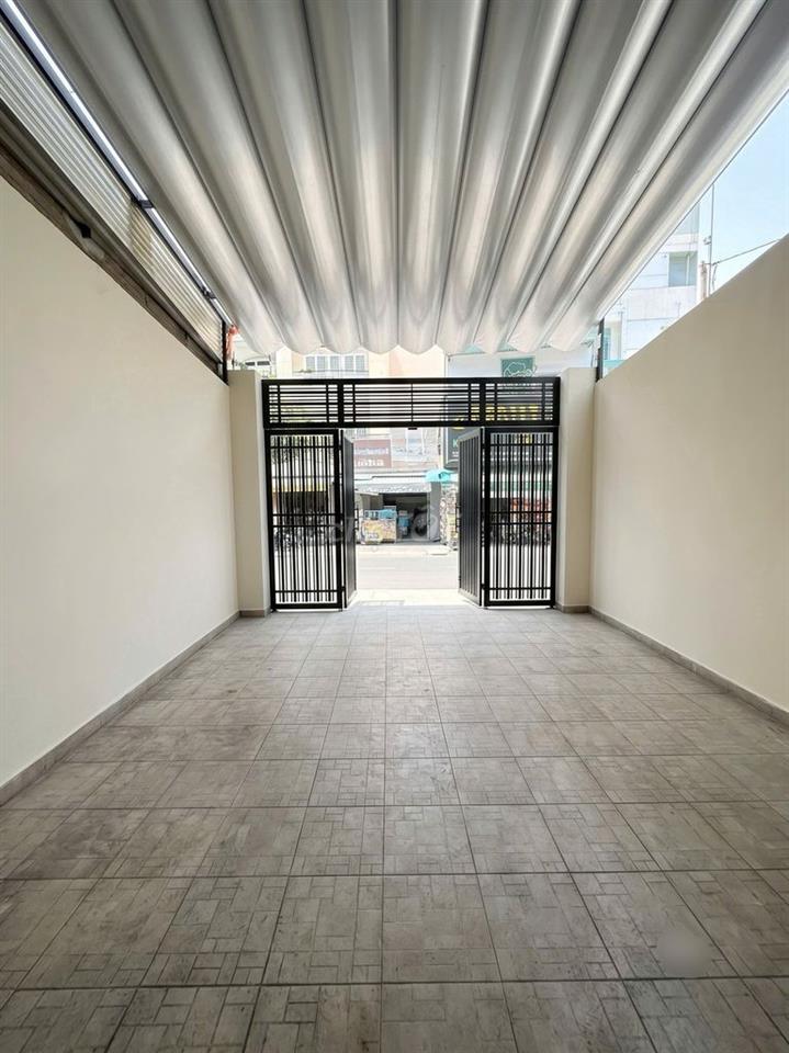 NHÀ MỚI GIÁ TỐT – 68A Trương Công Định, P.14, Q.Tân Bình. DTSD 400M2.