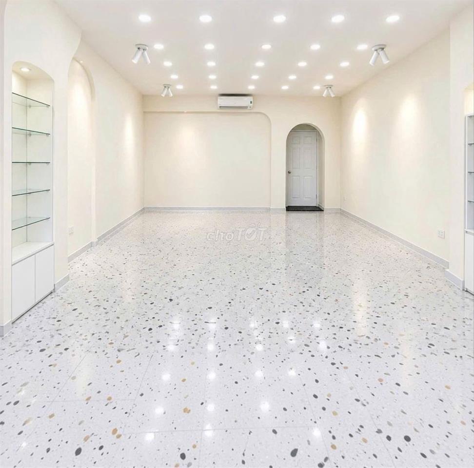 SIÊU PHẨM ĐƯỜNG HOA - 36F HOA LAN, P.2, Q.PN - 4 Tầng,suốt, DTSD 380m2