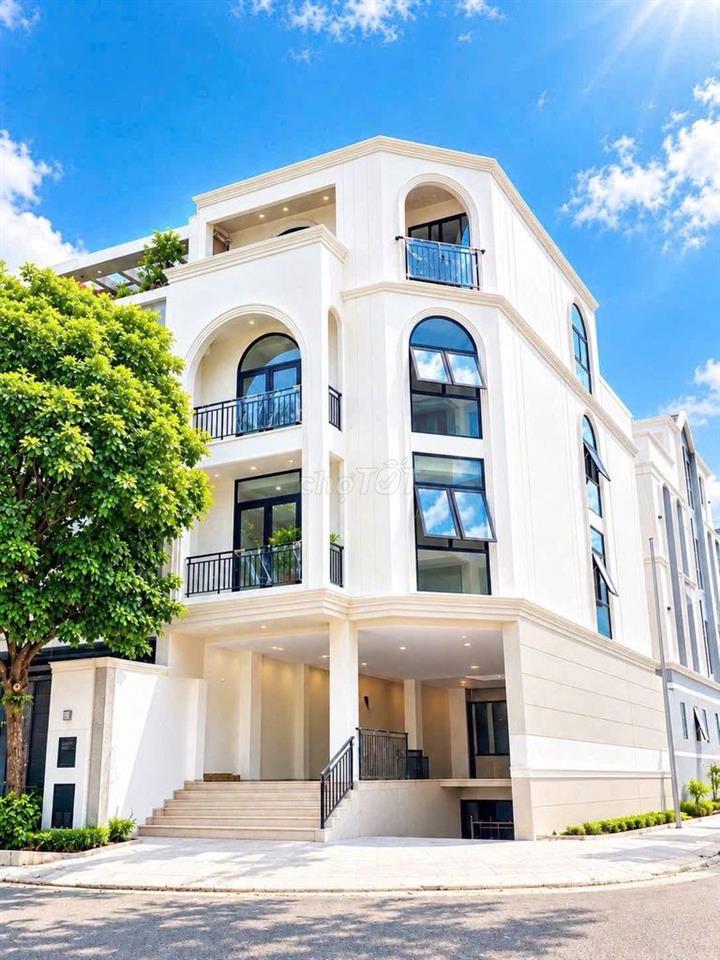 CĂN GÓC ĐƯỜNG HOA -  Hoa Phượng, P.2, PN - Có hầm, TM, DTSD 500m2