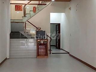 Q11 - Mặt tiền - DT 4,2*20 - 1 lầu 3 phòng - KDTD