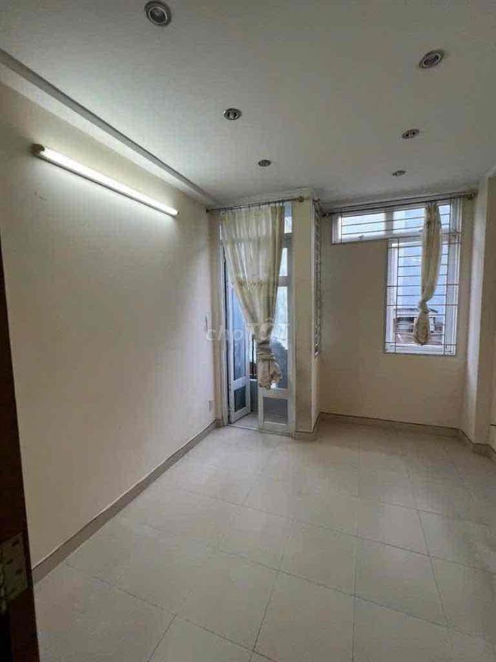 Q11- nhà đẹp - HXT Lạc long quân gần đầm sen. 3 tầng - 15 triệu