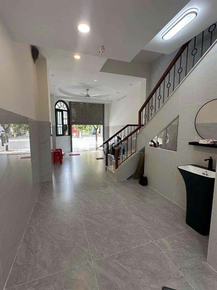 Q11- Mặt tiền - Hàn hải nguyên - 5 tầng - 4*12 - giá thuê 30 triệu TL