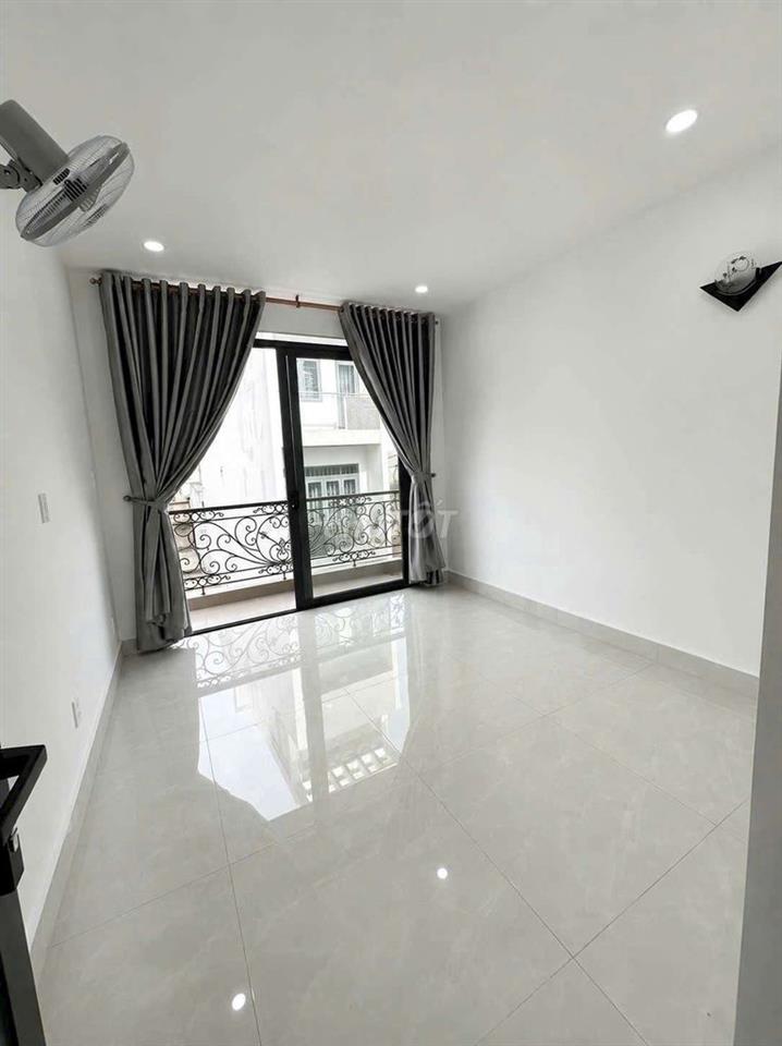 Q11- nhà mới xây cho thuê - 1 trệt 2 lầu Sân thượng 