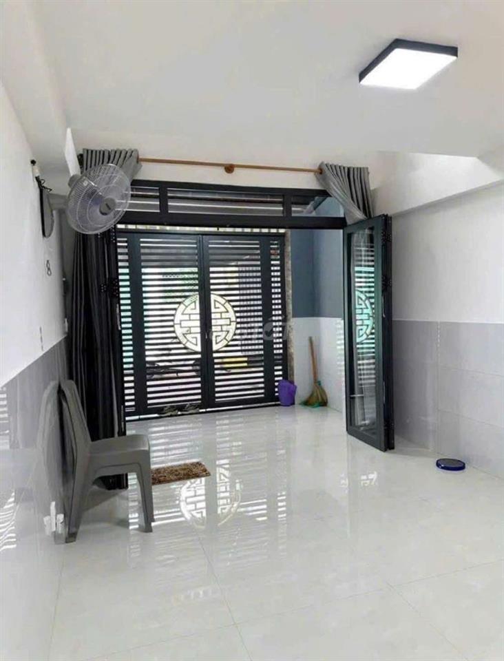 Q11- nhà mới xây cho thuê - 1 trệt 2 lầu Sân thượng 